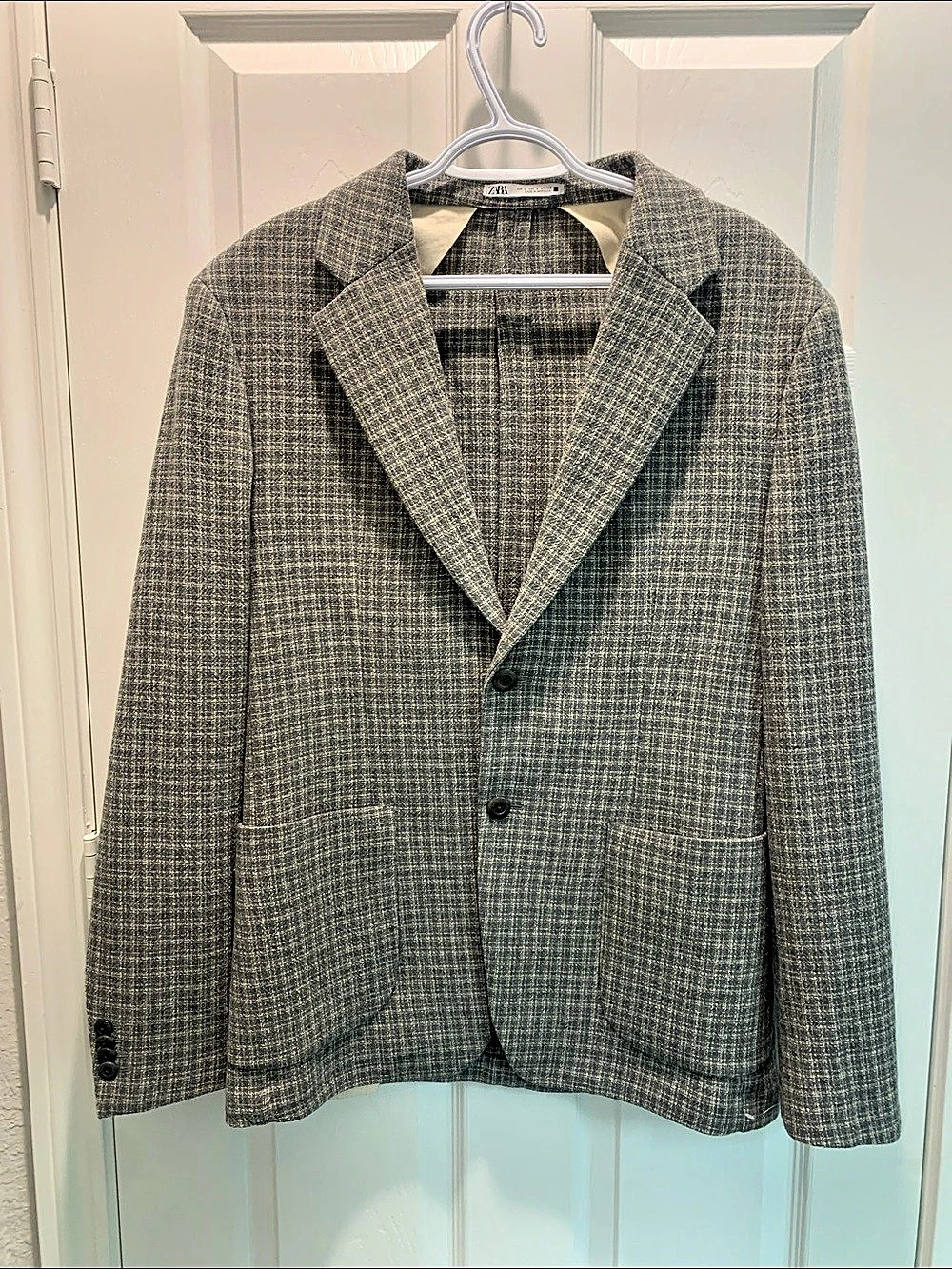 Zara Plaid Blazer in Gray & Cream Size Large Like New
